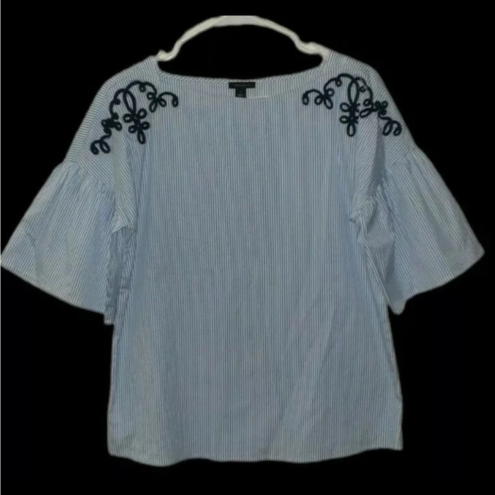 Ann Taylor White and Black Flutter Sleeve Blouse